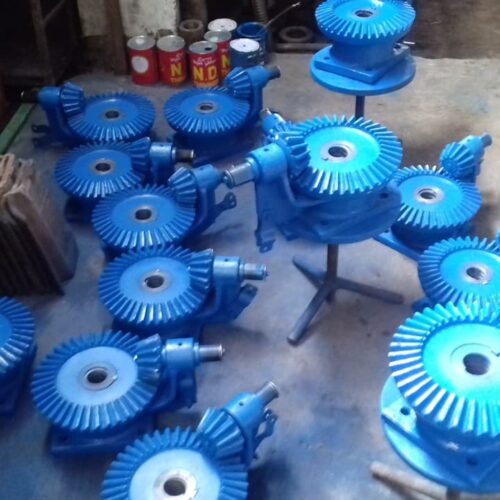 part-gearbox (10) produsen part gearbox