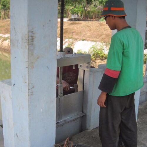 produk pintu air murah puron colo barat