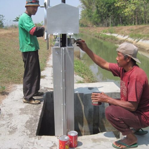 produk pintu air murah puron colo barat