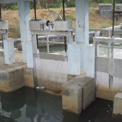 hasil jadi pintu air berkualitas colo barat