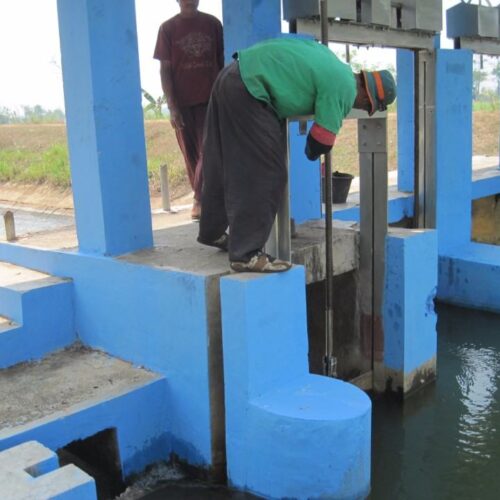 produk pintu air di jaten colo barat