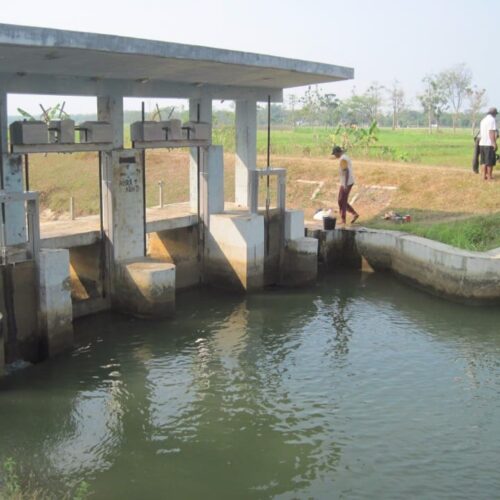 proyek pintu air dam termurah di Indonesia