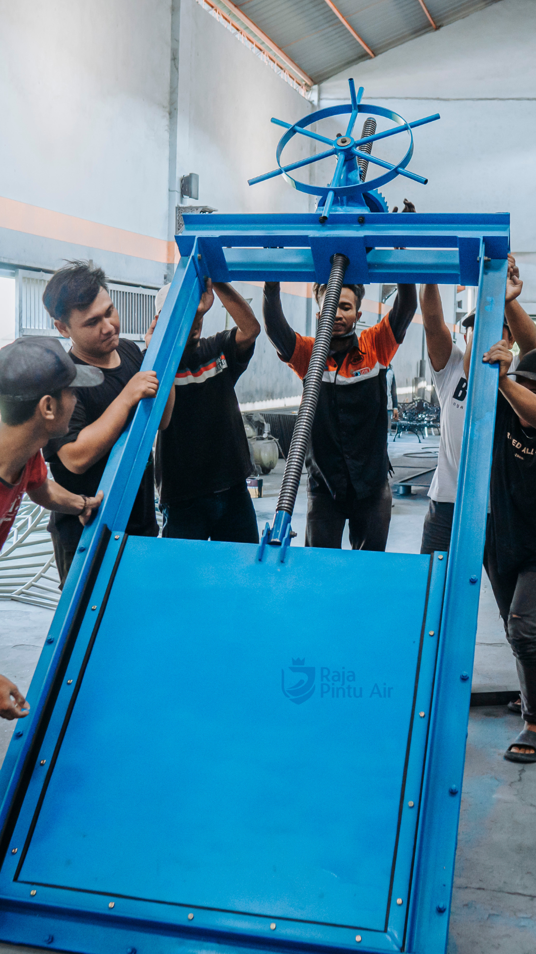 Perbedaan Pintu Air Bendungan dan Saluran Irigasi