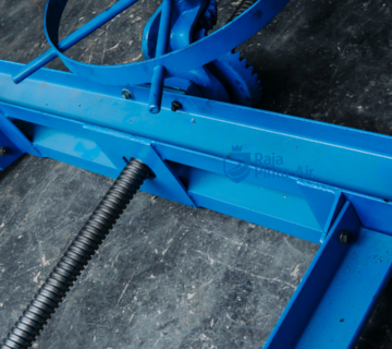 Saluran merupakan suatu sarana yang berguna untuk mengalirkan fluida dari suatu tempat ketempat yang lain 