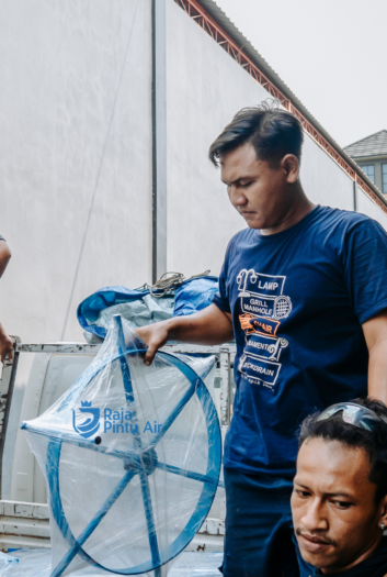 Inovasi pintu air otomatis berbasis elektrik membantu para pengelola irigasi mengatasi kelemahan pengoperasian manual. Inovasi pintu air otomatis berbasis elektrik membantu para pengelola irigasi mengatasi kelemahan pengoperasian manual.