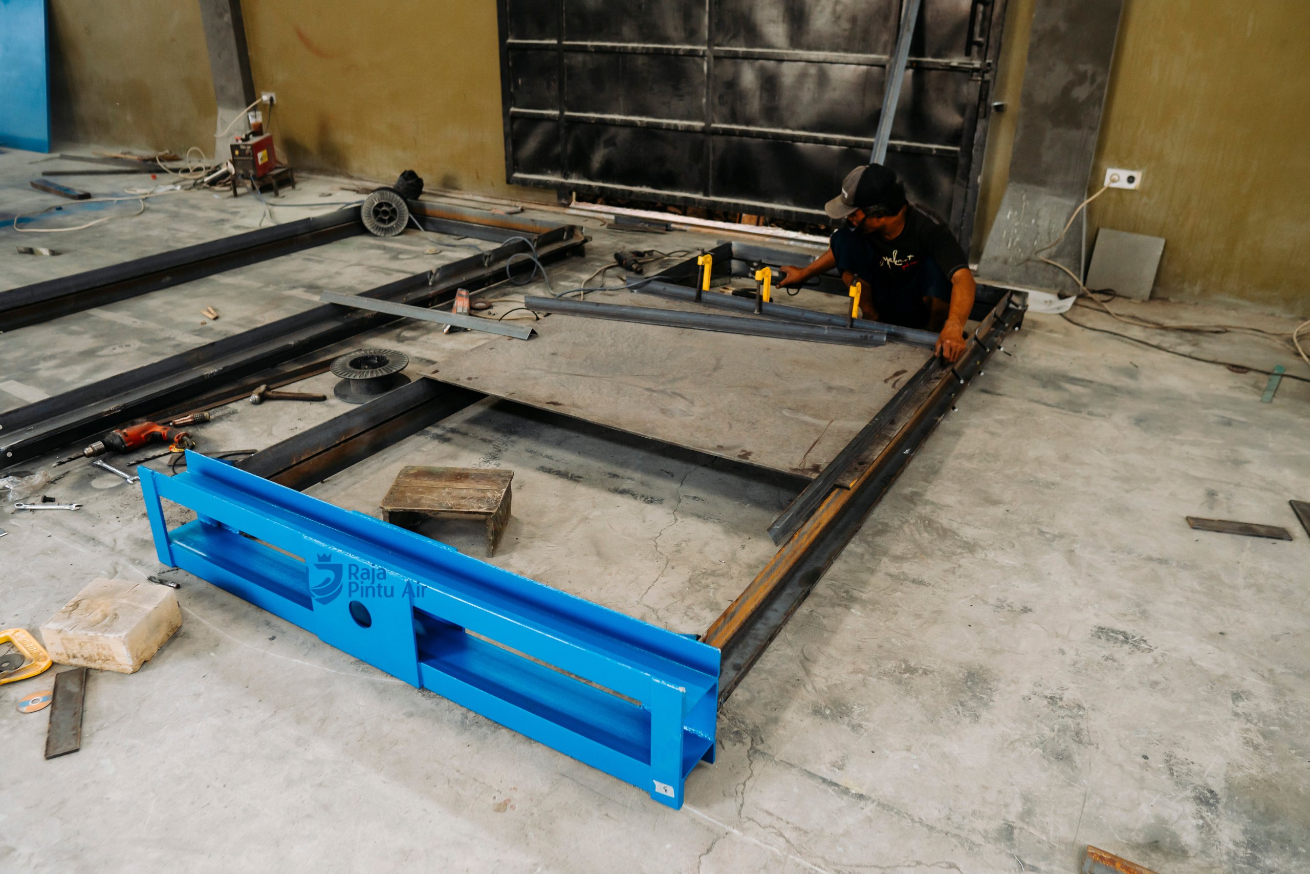 Jika teknisi tidak membersihkan dan melindungi area tersebut, kelembapan dan udara akan mempercepat proses korosi