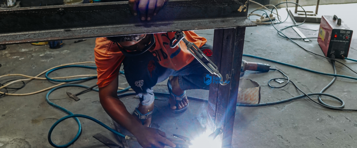 Salah satu fungsi dari Pintu air custom membantu mengendalikan aliran air saat curah hujan tinggi dan mengurangi risiko banjir 