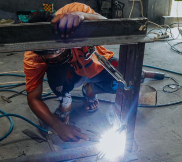 Salah satu fungsi dari Pintu air custom membantu mengendalikan aliran air saat curah hujan tinggi dan mengurangi risiko banjir 