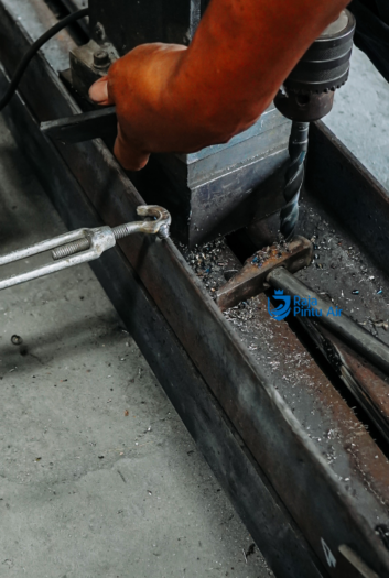 Frame memberikan kekuatan tambahan pada sistem pintu air sehingga lebih tahan terhadap beban dan penggunaan jangka panjang. Frame memberikan kekuatan tambahan pada sistem pintu air sehingga lebih tahan terhadap beban dan penggunaan jangka panjang.