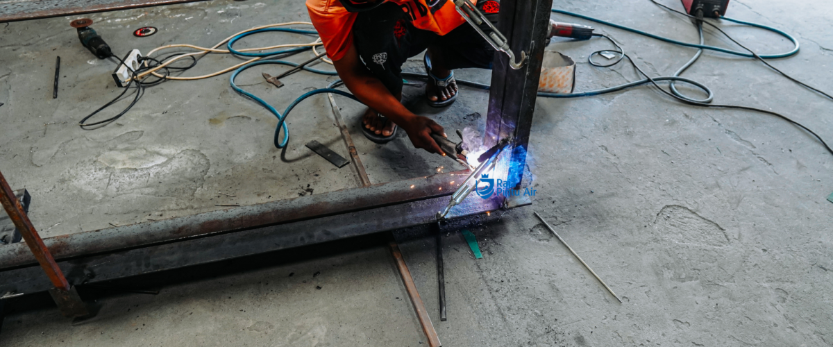 Pintu air menjadi bagian utama dalam sistem irigasi modern karena mampu mengendalikan aliran air secara efektif