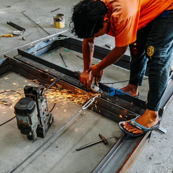Raja Pintu Air menghadirkan material berkualitas, proses produksi presisi, layanan custom,untuk kebutuhan proyek terpenuhi dengan baik 
