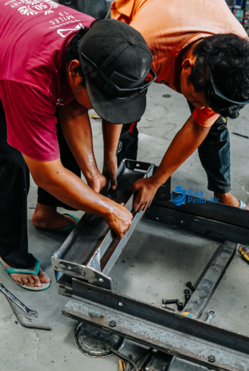 Penggunaan pintu air yang tepat dapat meningkatkan efisiensi pengelolaan air sekaligus mengurangi berbagai risiko. Penggunaan pintu air yang tepat dapat meningkatkan efisiensi pengelolaan air sekaligus mengurangi berbagai risiko.